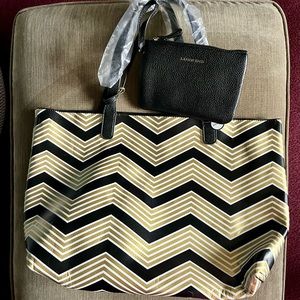 Tote Bag - Land’s End  Gold/Black/Cream chevron pattern w/coin purse
